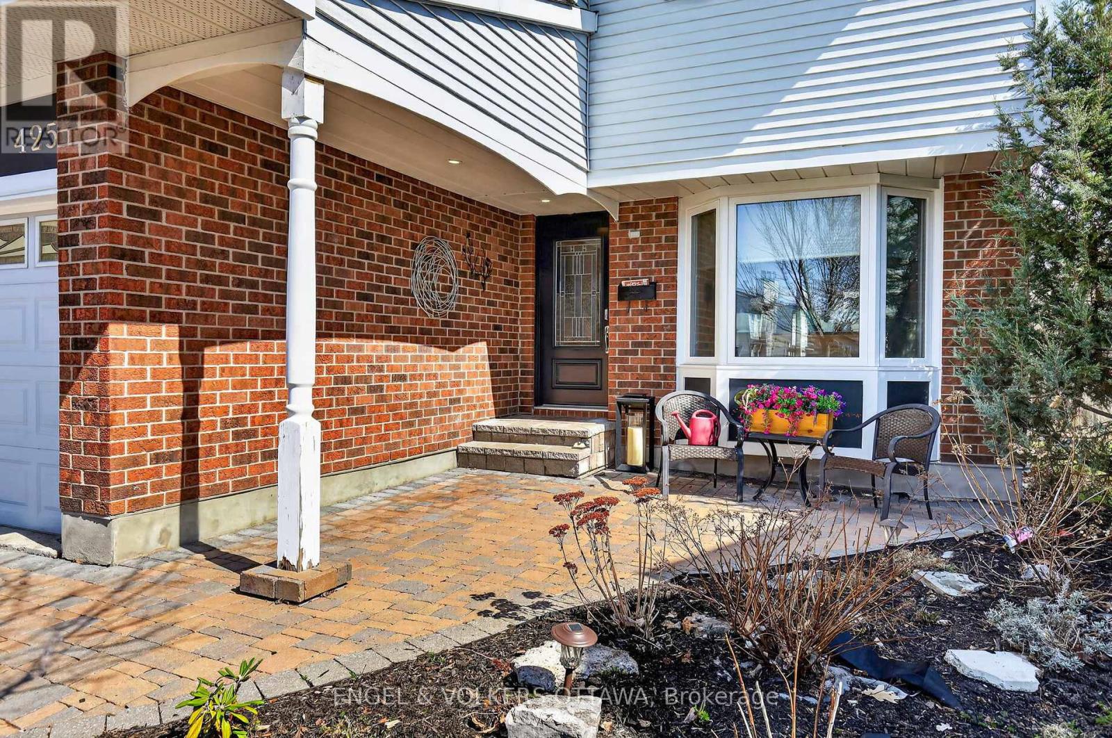 425 TANAGER BAY, Ottawa, Ontario, K1E2Z7 — Photo 4