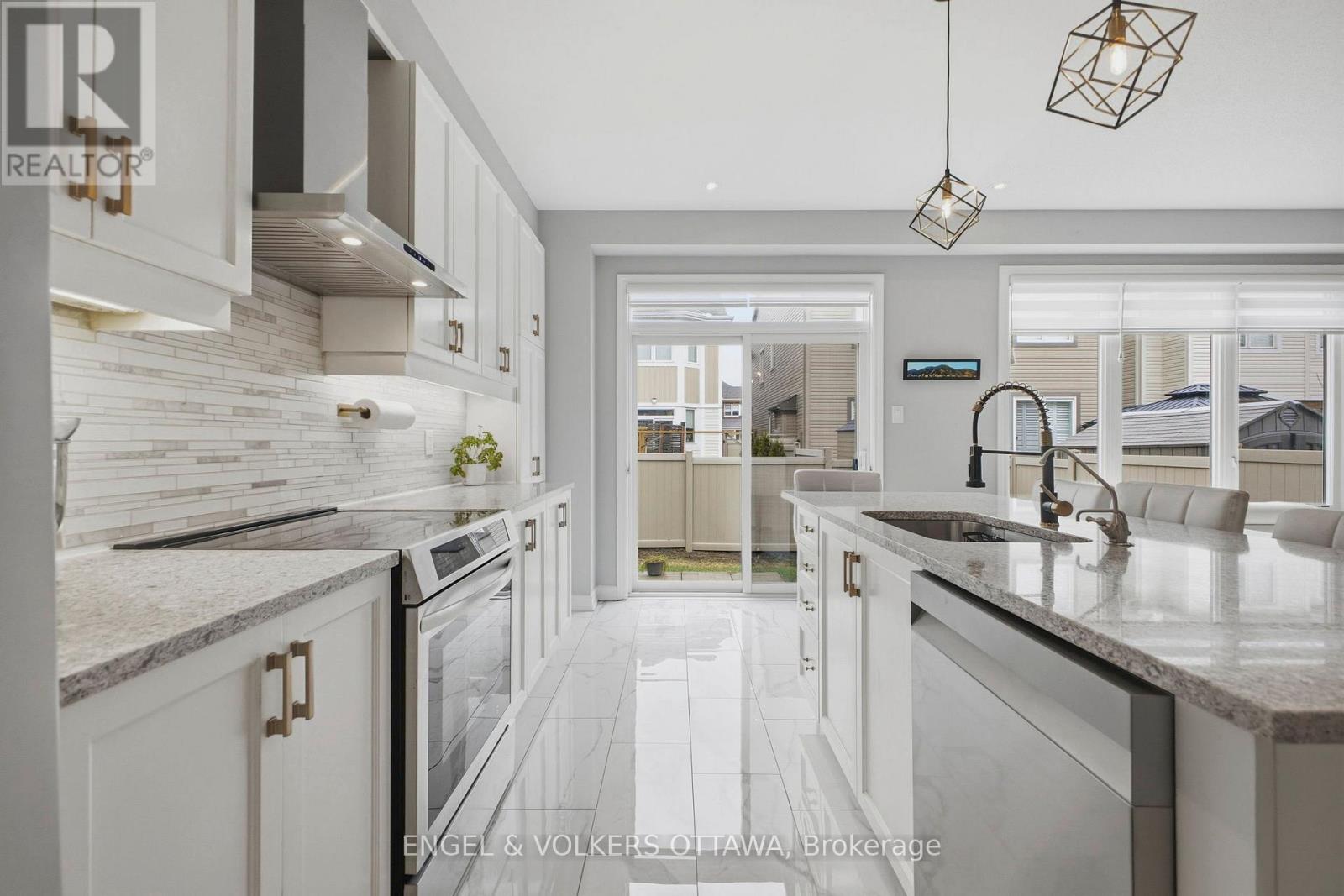 139 SWITCH GRASS CRESCENT, Ottawa, Ontario, K2J5Z3 — Photo 6