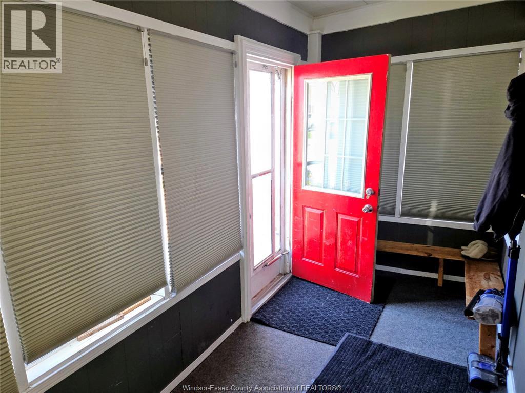 663 HILDEGARDE STREET, Windsor, Ontario, N8X2Z7 — Photo 2
