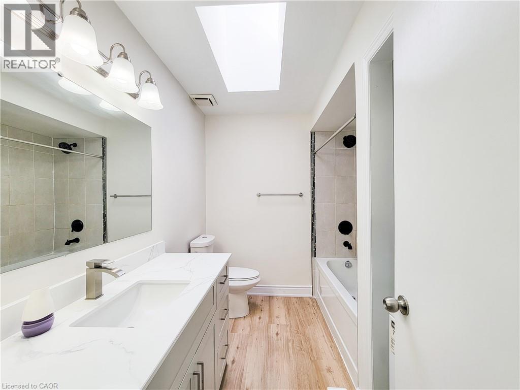 216 RAVENBURY Drive, Hamilton, Ontario, L8W2J1 — Photo 16