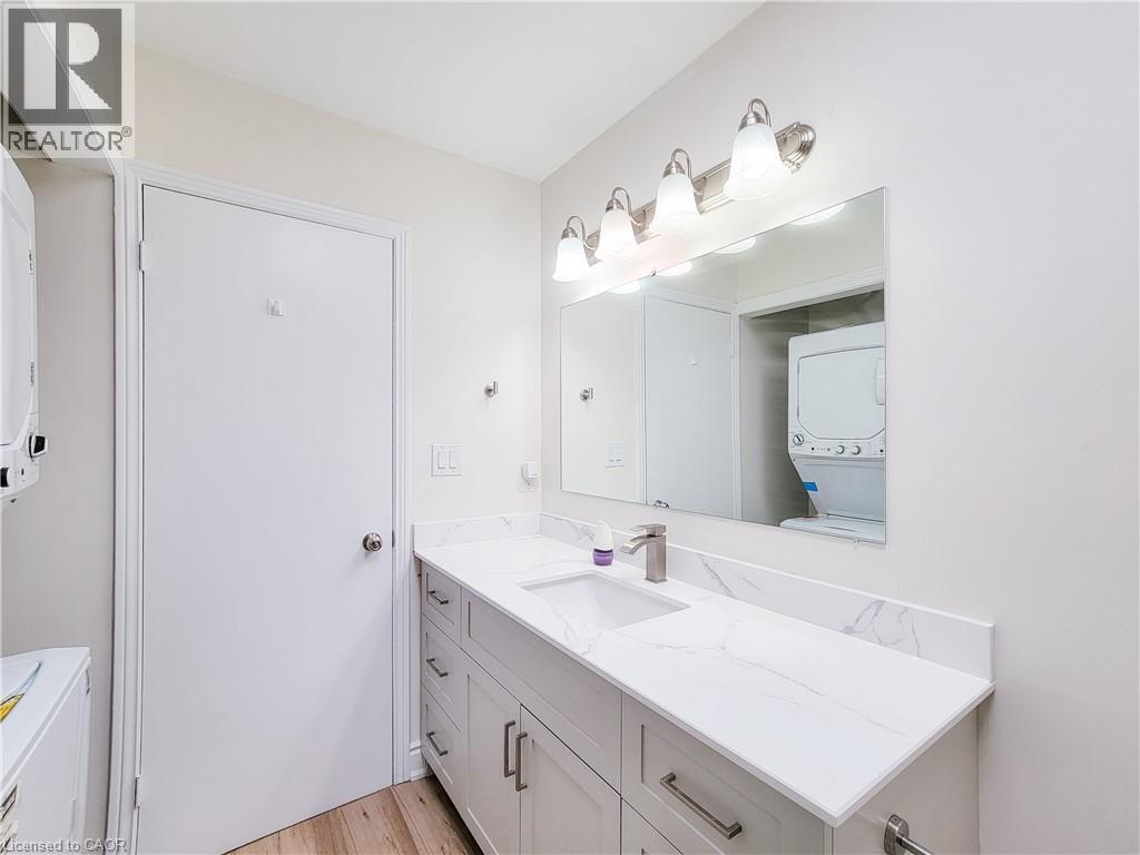 216 RAVENBURY Drive, Hamilton, Ontario, L8W2J1 — Photo 17