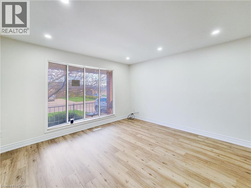 216 RAVENBURY Drive, Hamilton, Ontario, L8W2J1 — Photo 8