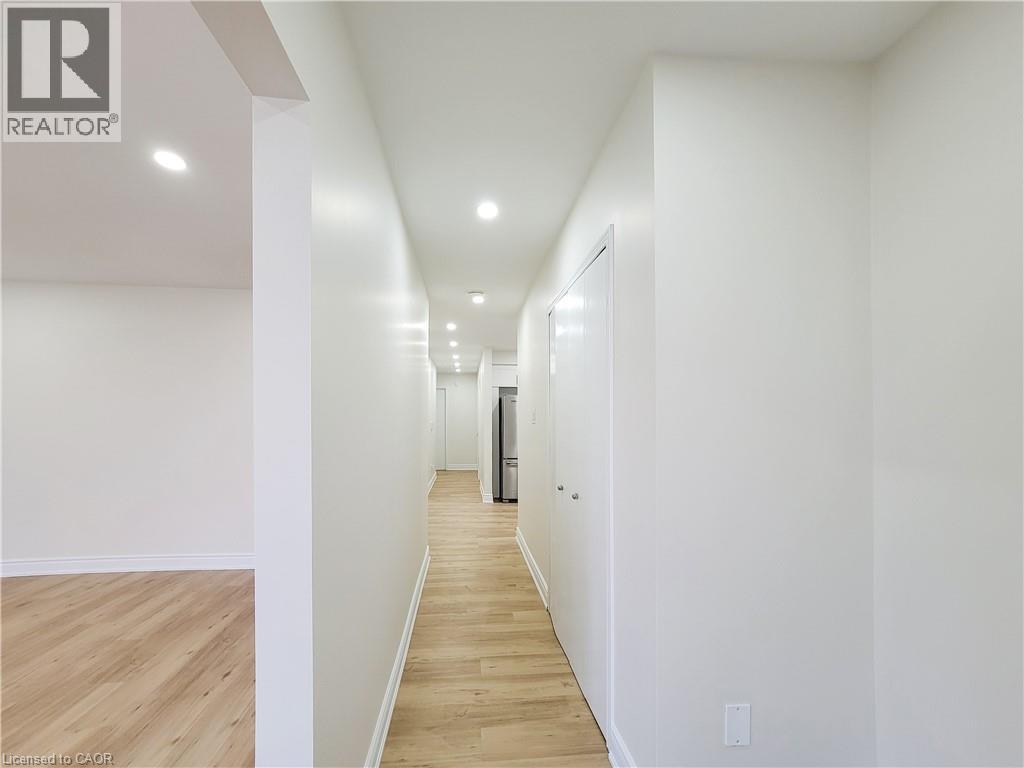 216 RAVENBURY Drive, Hamilton, Ontario, L8W2J1 — Photo 9