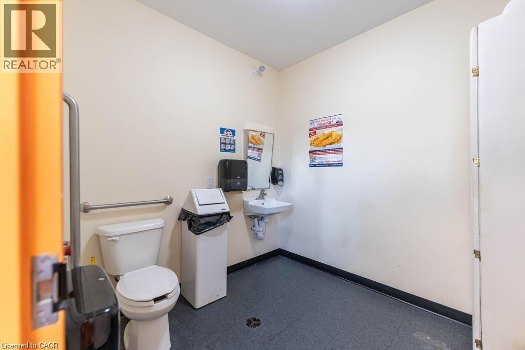 70 LIVINGSTON Unit# 2, Grimsby, Ontario, L3M1K9 — Photo 14