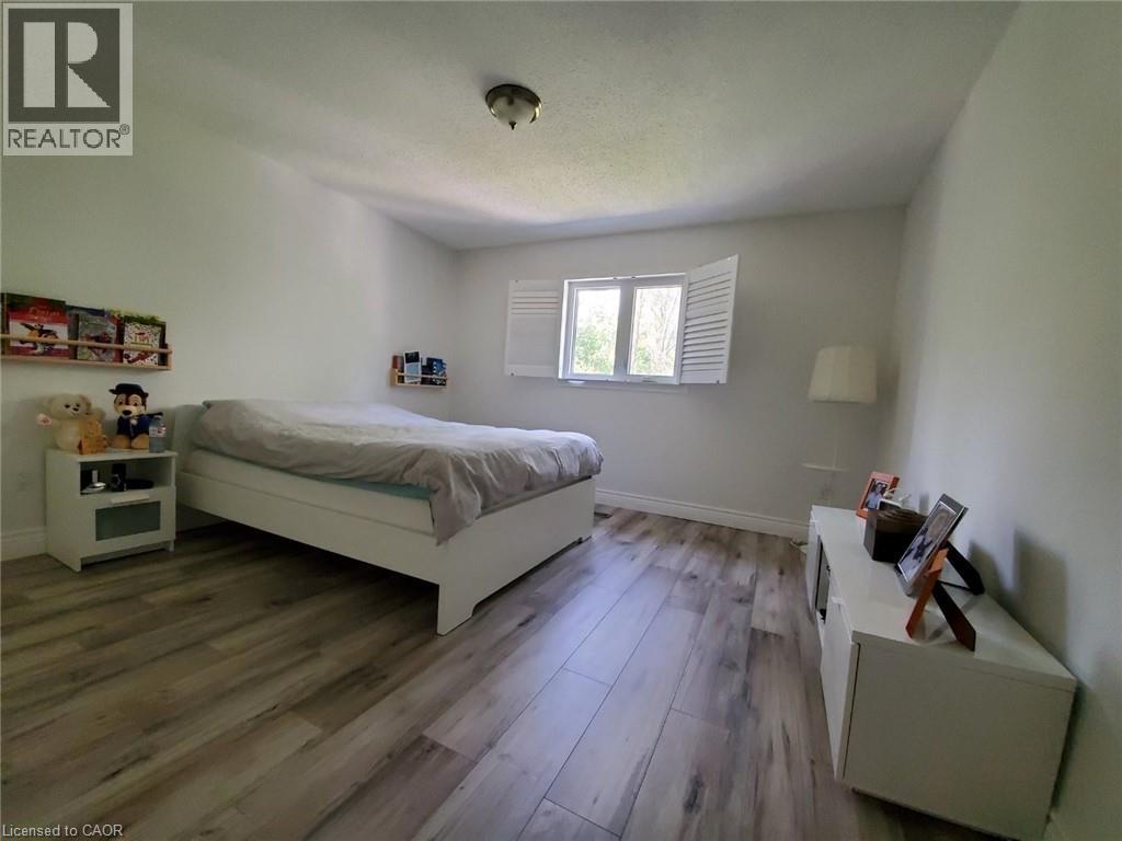 73 WATERFORD Crescent, Stoney Creek, Ontario, L8E4Z7 — Photo 12
