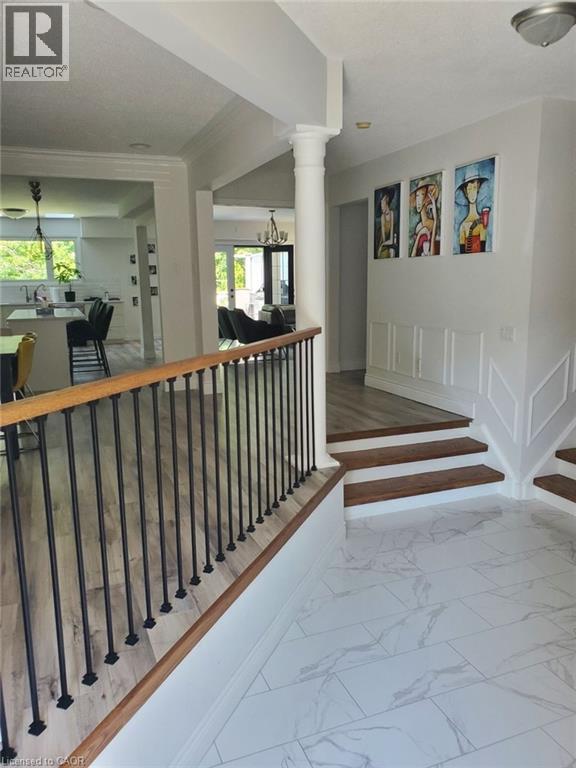 73 WATERFORD Crescent, Stoney Creek, Ontario, L8E4Z7 — Photo 3
