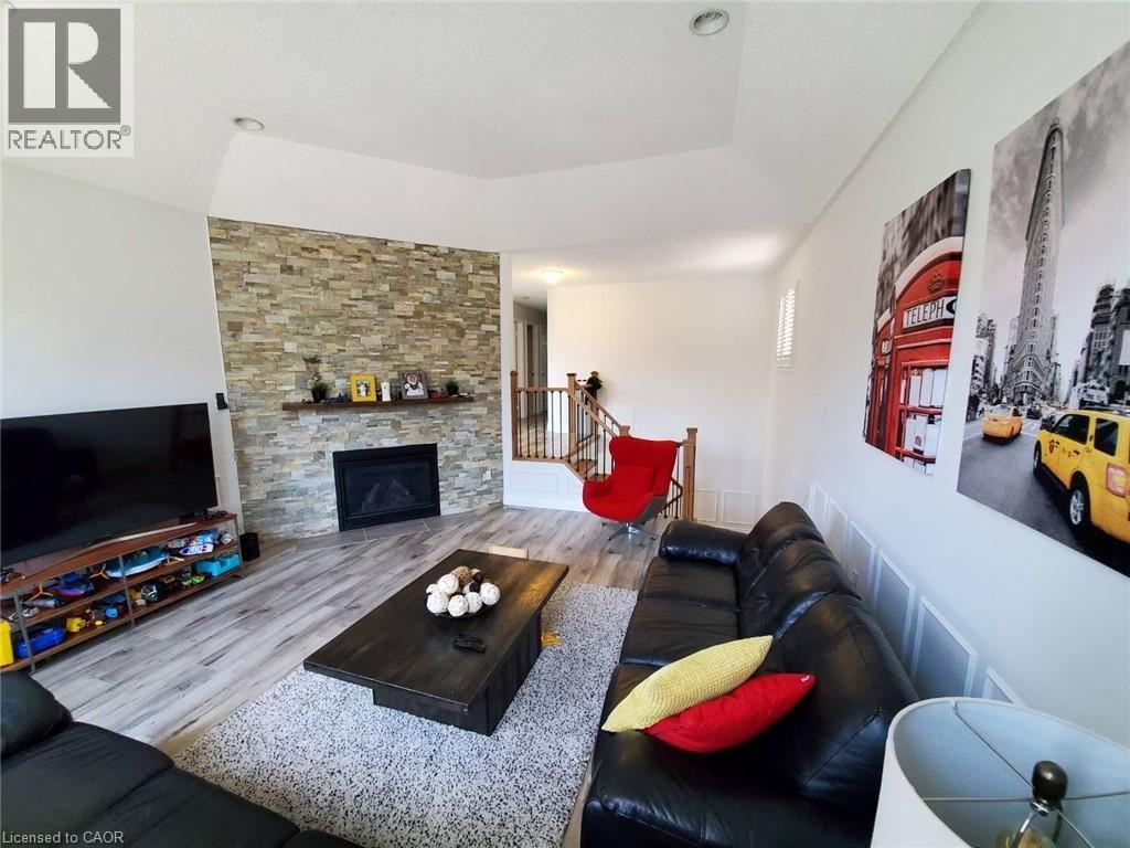 73 WATERFORD Crescent, Stoney Creek, Ontario, L8E4Z7 — Photo 9