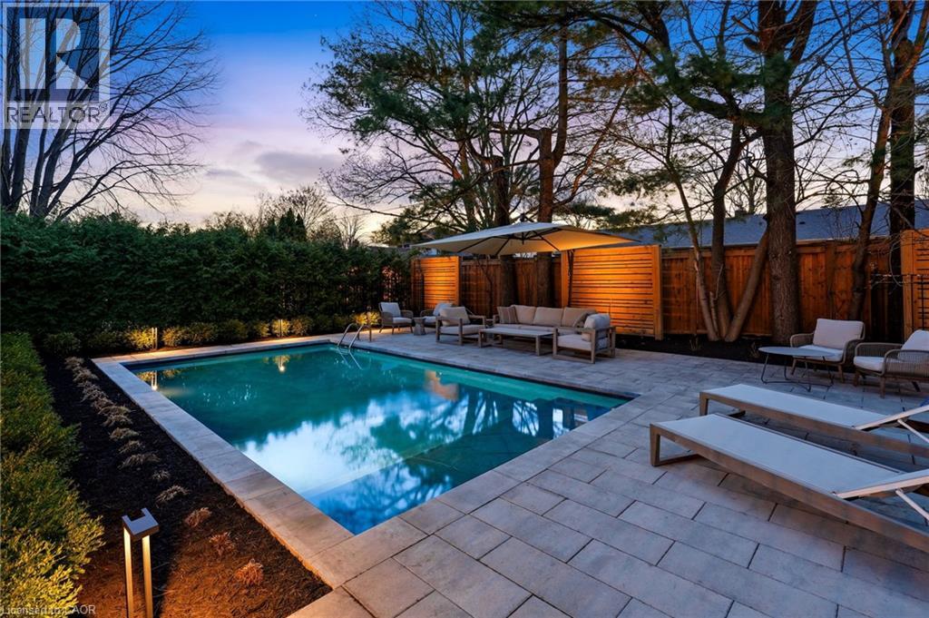 2223 DEYNCOURT Drive, Burlington, Ontario, L7R1W2 — Photo 4