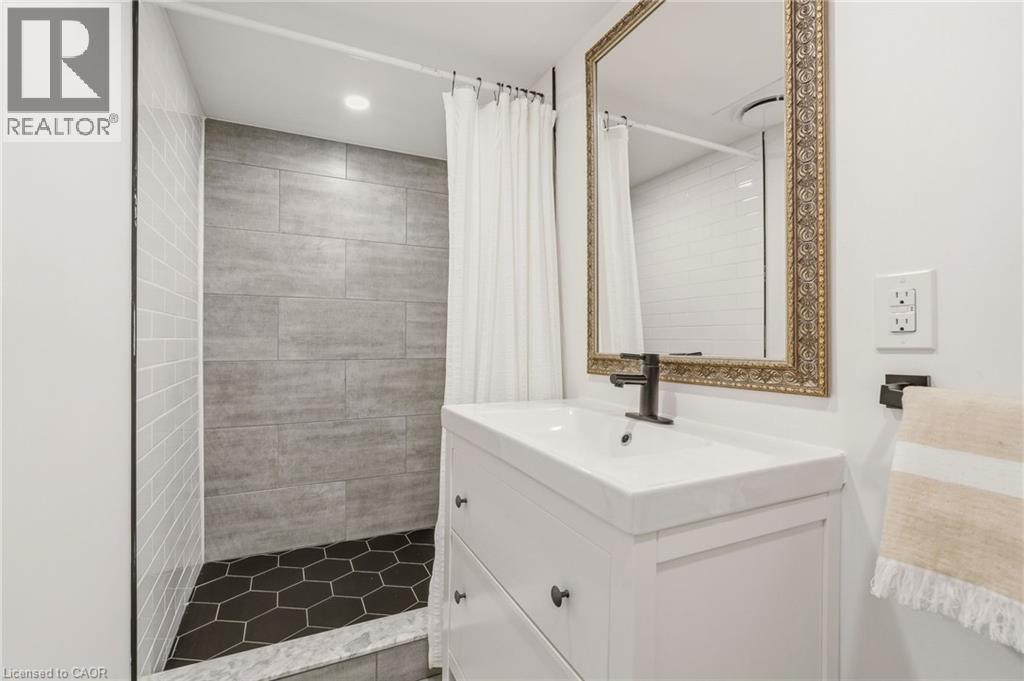 2223 DEYNCOURT Drive, Burlington, Ontario, L7R1W2 — Photo 43