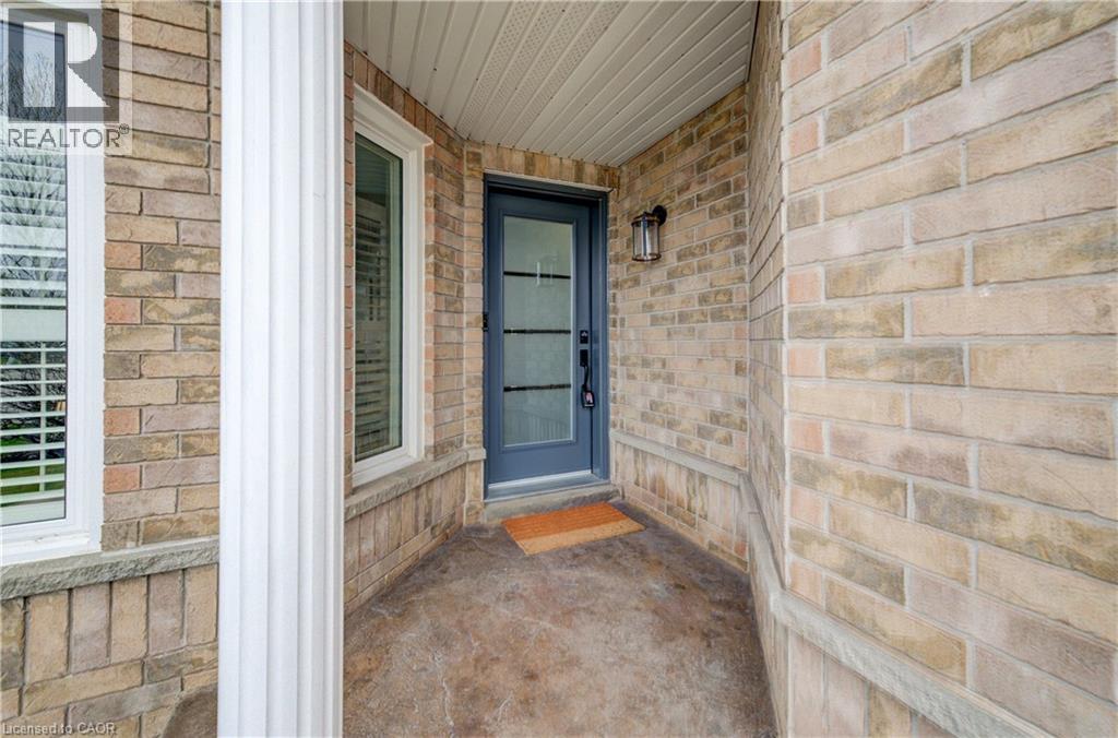 643 PHOEBE Crescent, Burlington, Ontario, L7L6E5 — Photo 4