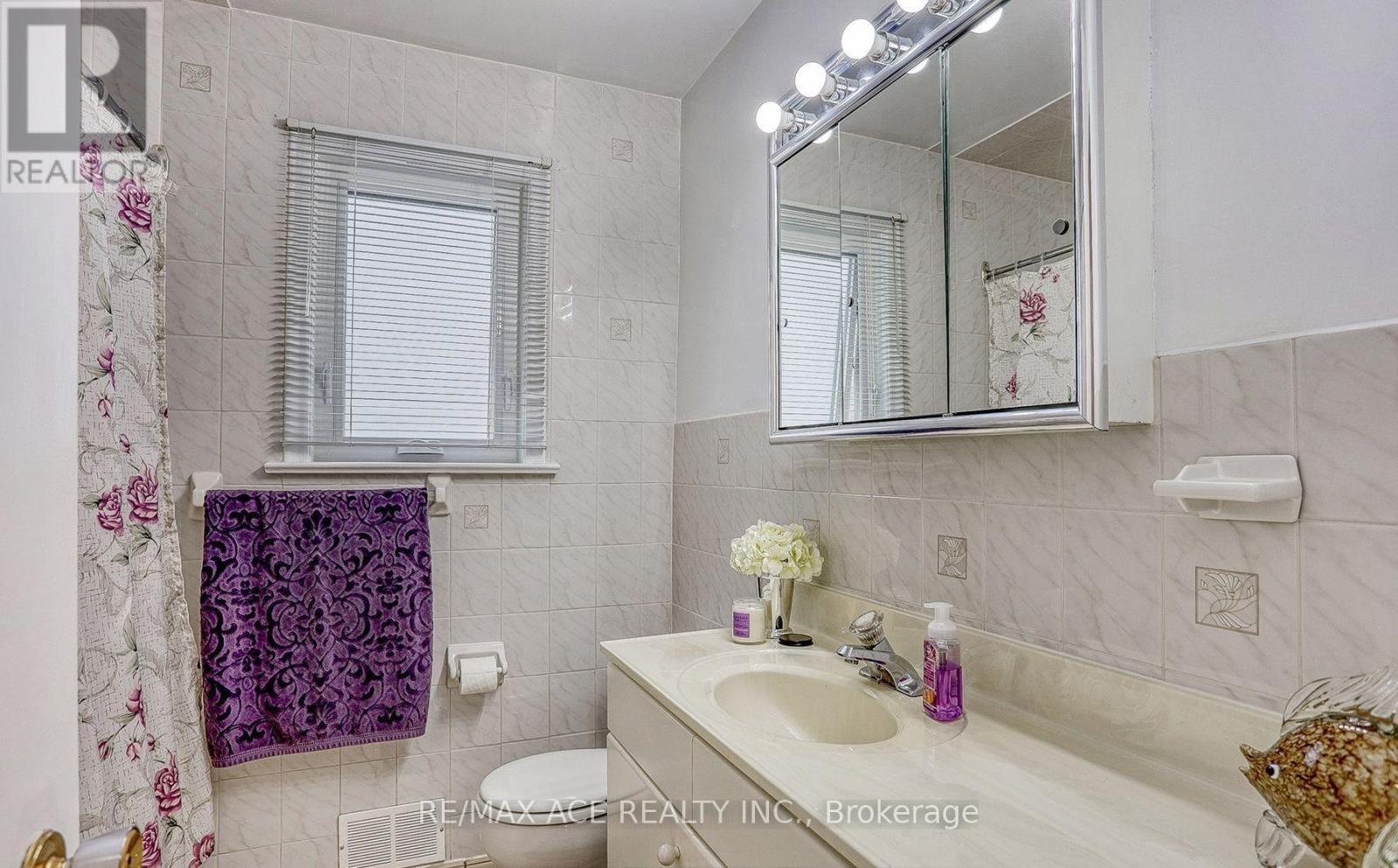 MAIN - 16 MARTA AVENUE, Toronto (Clairlea-Birchmount), Ontario, M1K1V7 — Photo 12