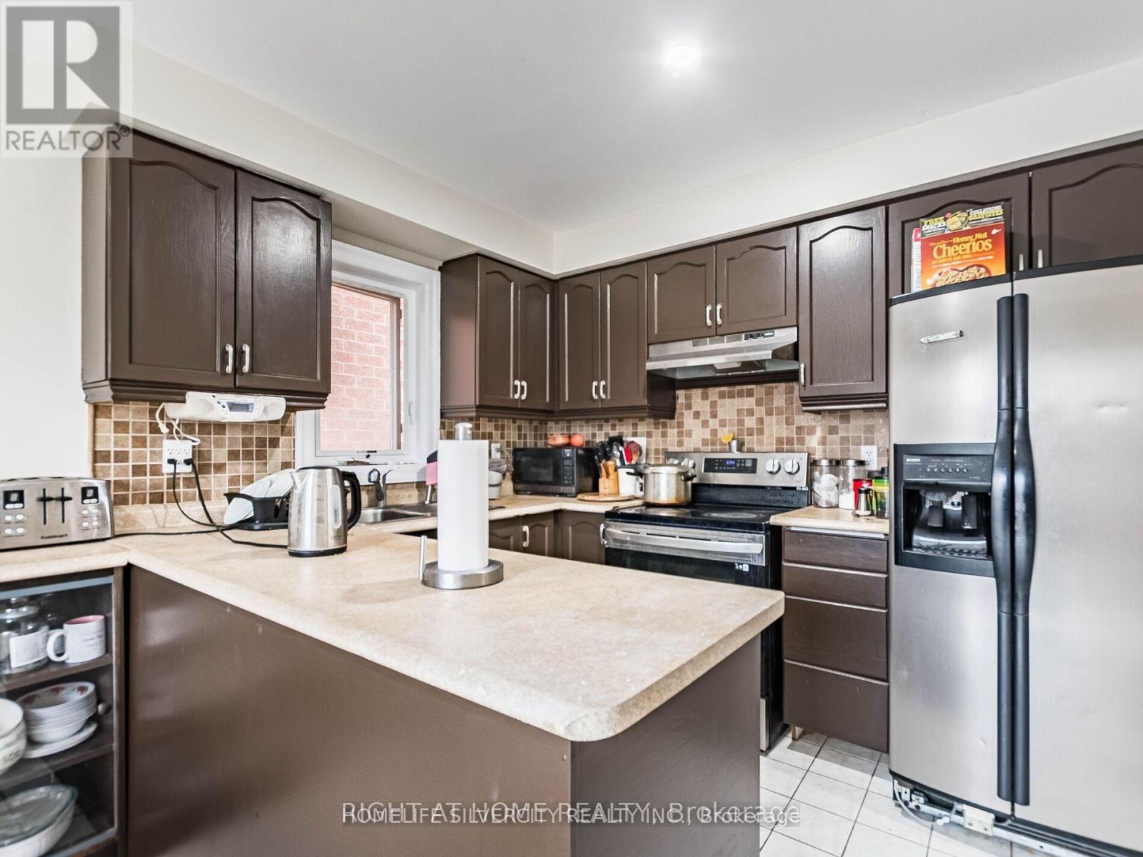 69 RED MAPLE DRIVE, Brampton (Brampton West), Ontario, L6X4M1 — Photo 11
