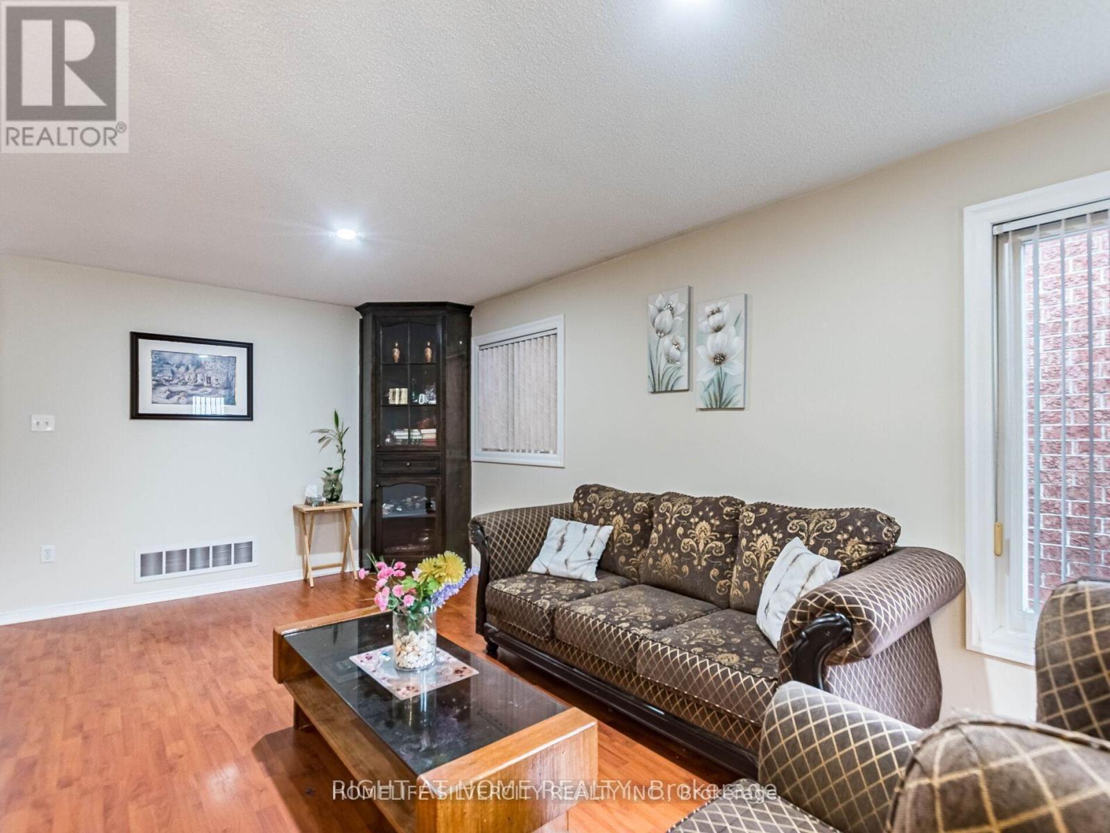 69 RED MAPLE DRIVE, Brampton (Brampton West), Ontario, L6X4M1 — Photo 8