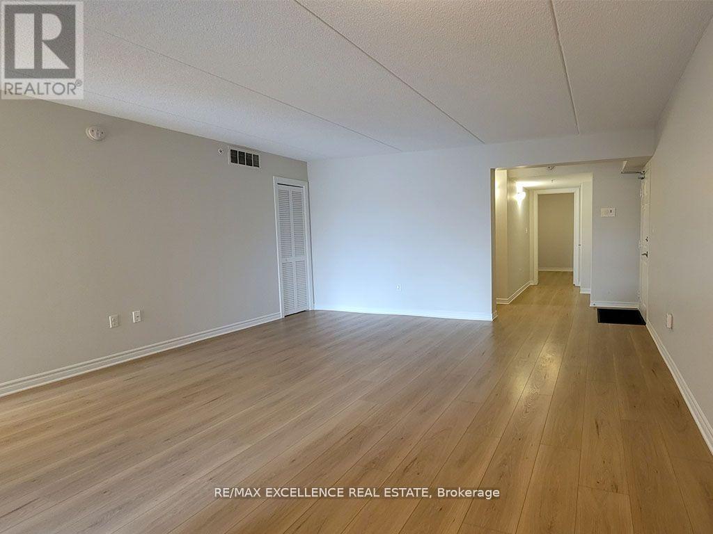 312 - 1350 MAIN STREET E, Milton (DE Dempsey), Ontario, L9T7S7 — Photo 3