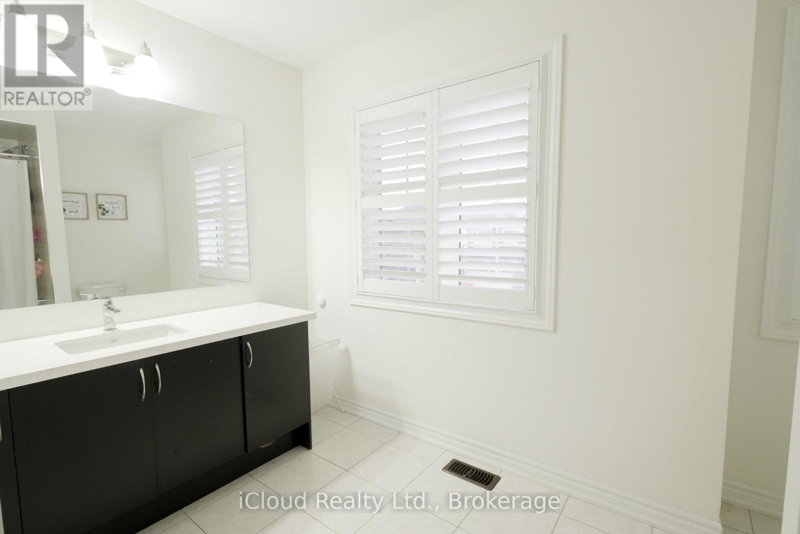 8 WHITTON DRIVE, Brant (Paris), Ontario, N3L0L1 — Photo 16