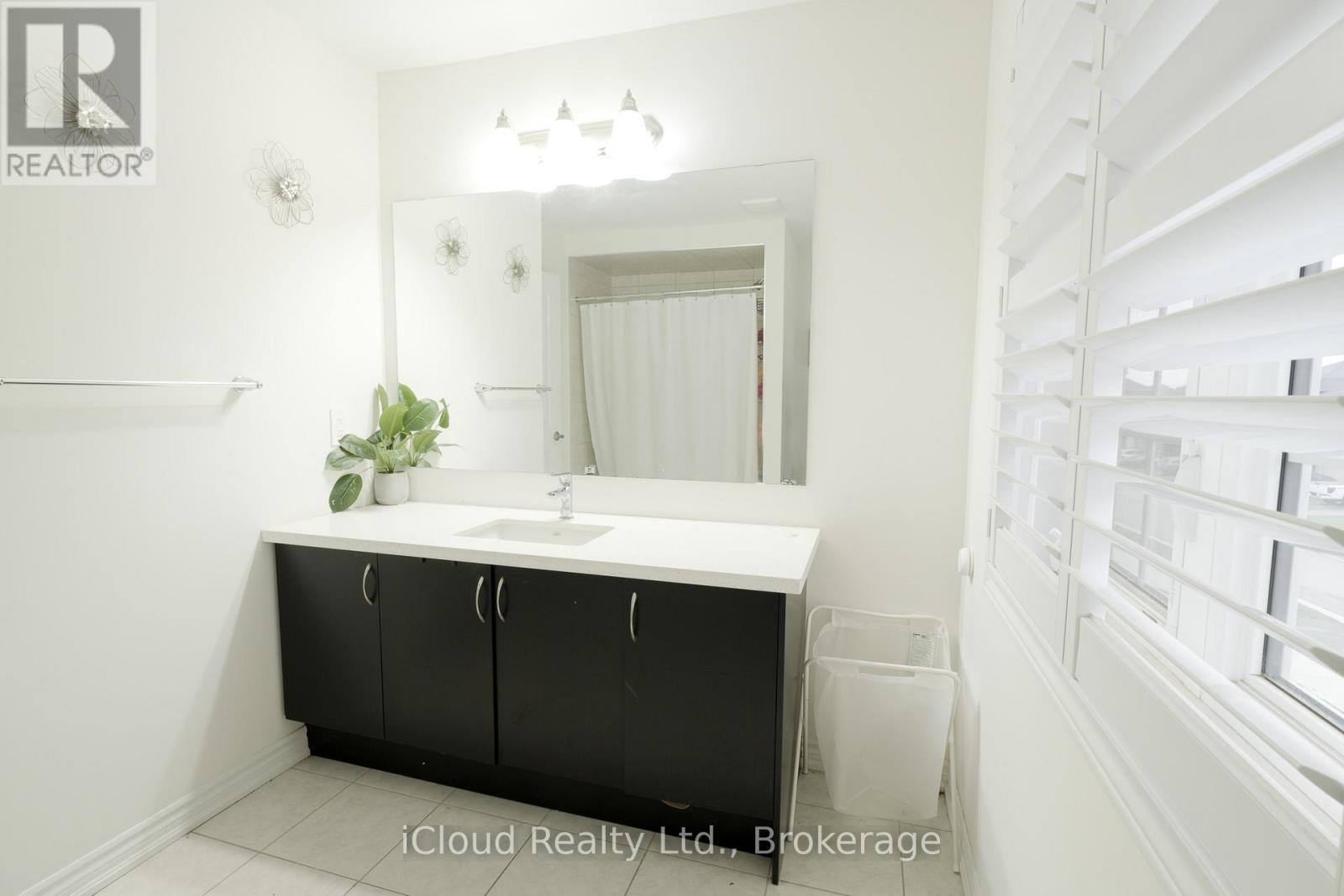 8 WHITTON DRIVE, Brant (Paris), Ontario, N3L0L1 — Photo 17