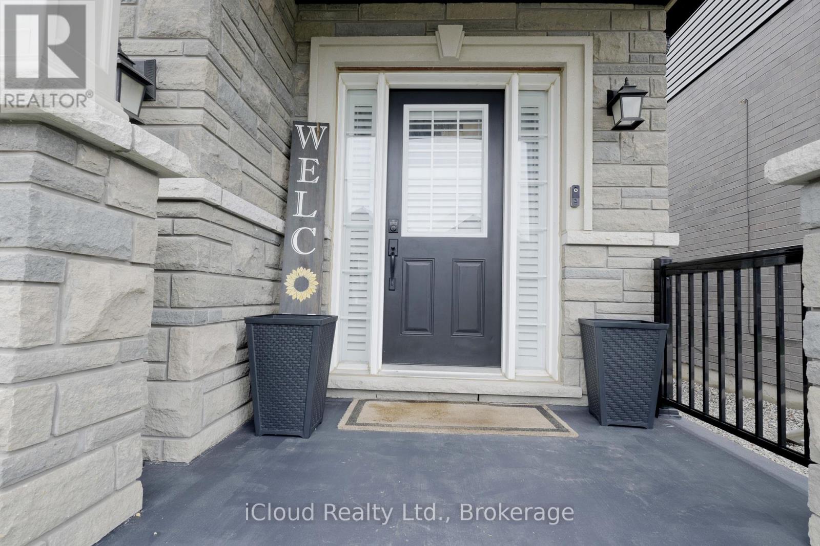 8 WHITTON DRIVE, Brant (Paris), Ontario, N3L0L1 — Photo 2