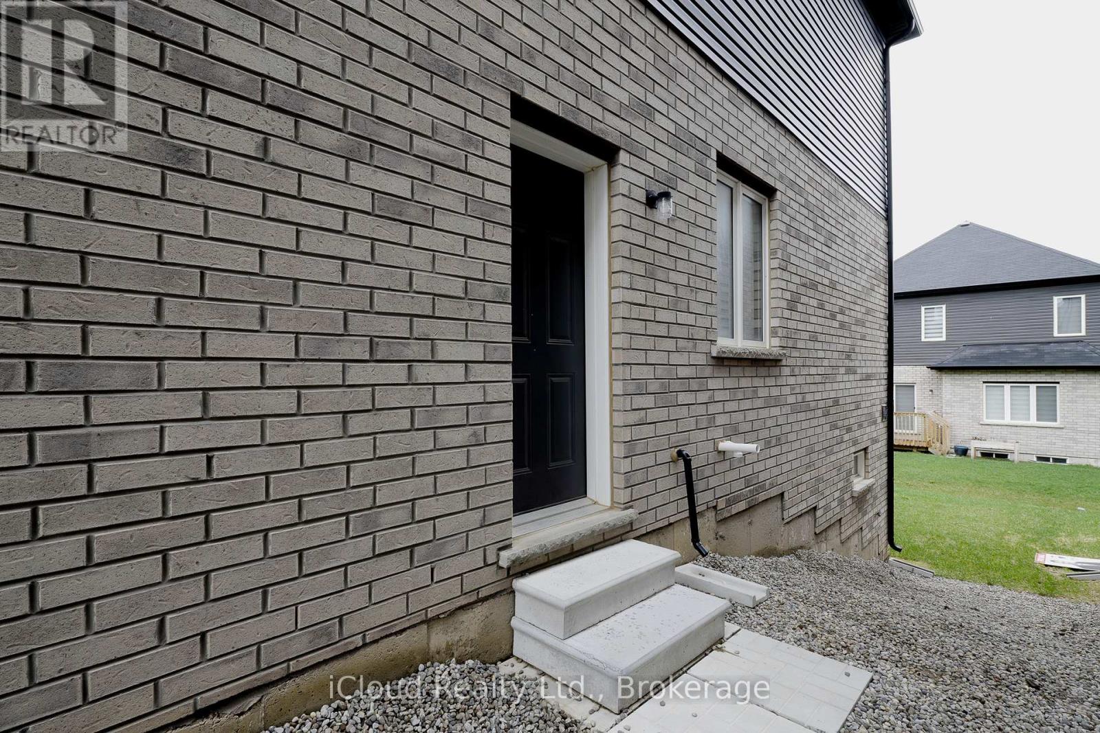 8 WHITTON DRIVE, Brant (Paris), Ontario, N3L0L1 — Photo 29