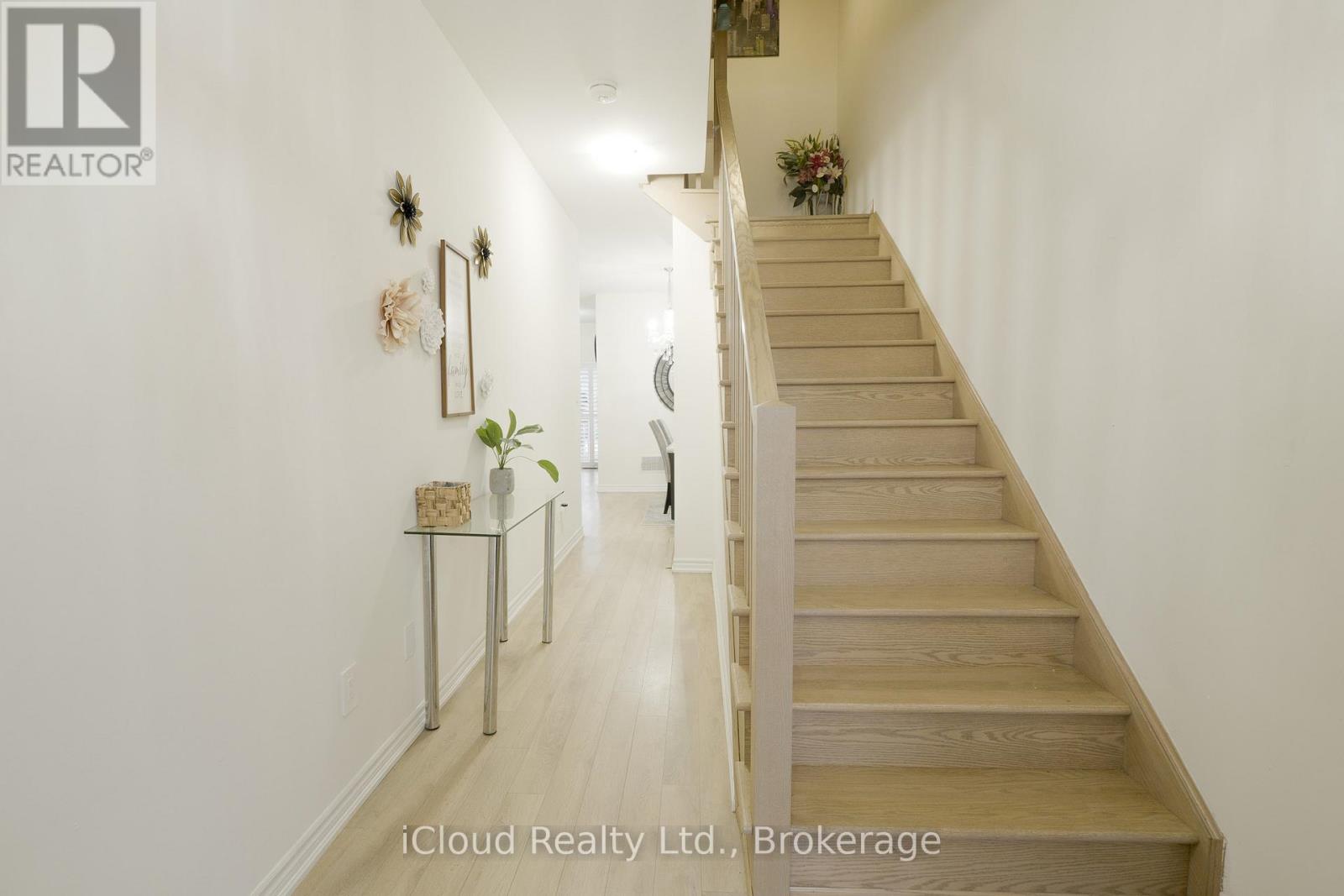 8 WHITTON DRIVE, Brant (Paris), Ontario, N3L0L1 — Photo 3