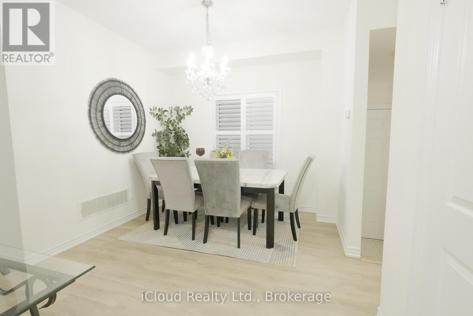 8 WHITTON DRIVE, Brant (Paris), Ontario, N3L0L1 — Photo 4