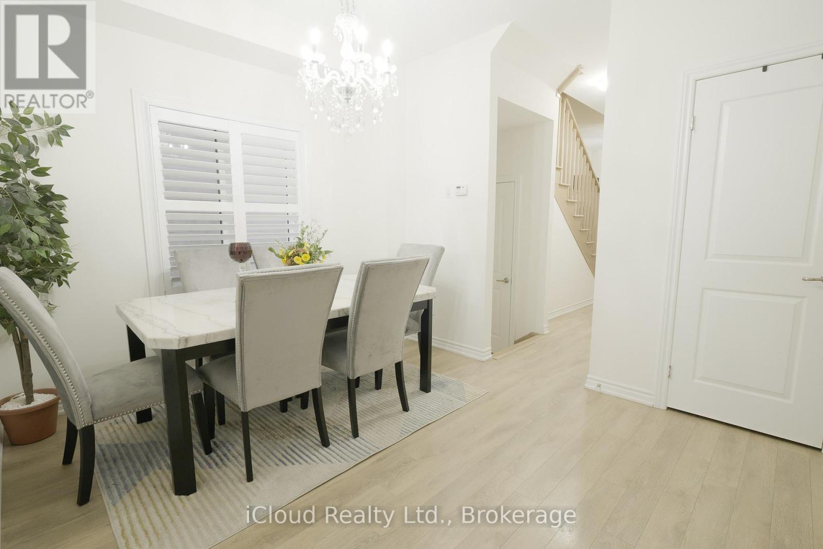 8 WHITTON DRIVE, Brant (Paris), Ontario, N3L0L1 — Photo 5