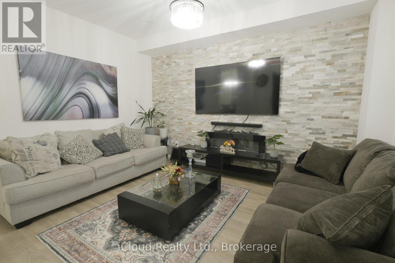 8 WHITTON DRIVE, Brant (Paris), Ontario, N3L0L1 — Photo 6