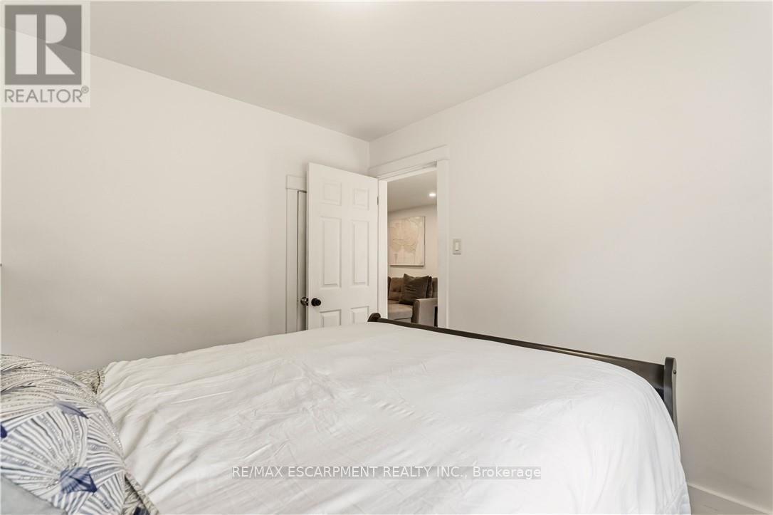 27 EDINBURGH AVENUE, Hamilton (Crown Point), Ontario, L8H2C4 — Photo 12