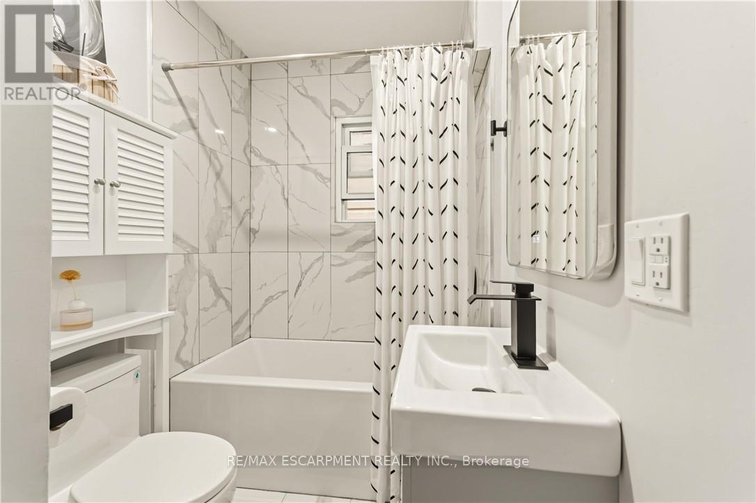 27 EDINBURGH AVENUE, Hamilton (Crown Point), Ontario, L8H2C4 — Photo 13