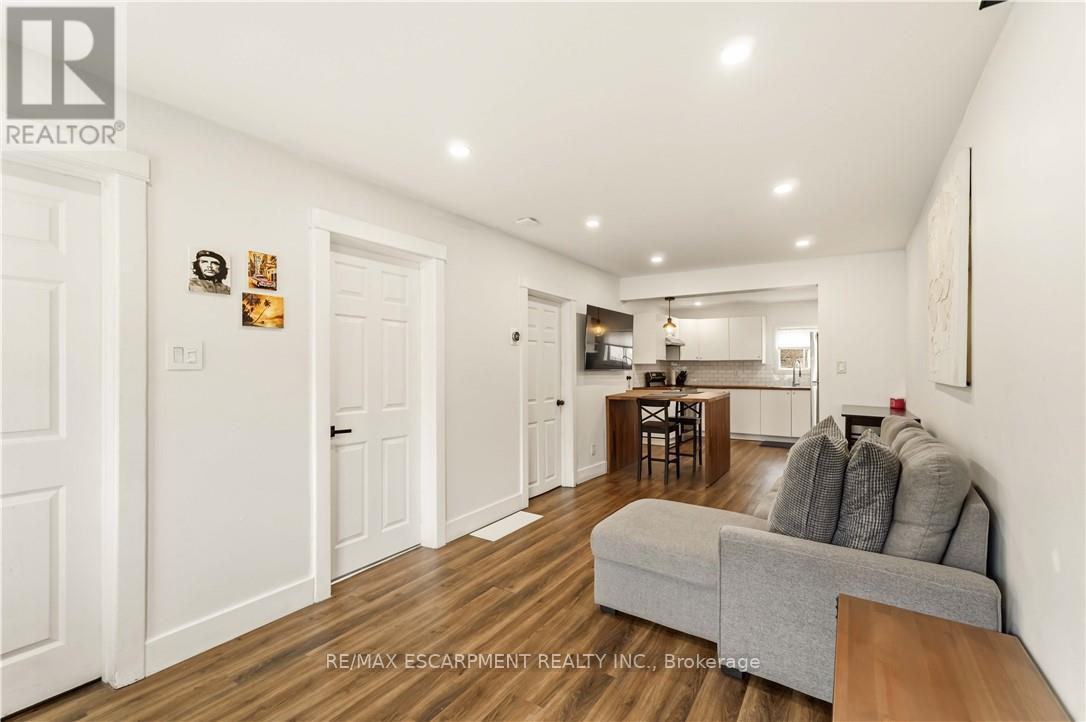 27 EDINBURGH AVENUE, Hamilton (Crown Point), Ontario, L8H2C4 — Photo 4