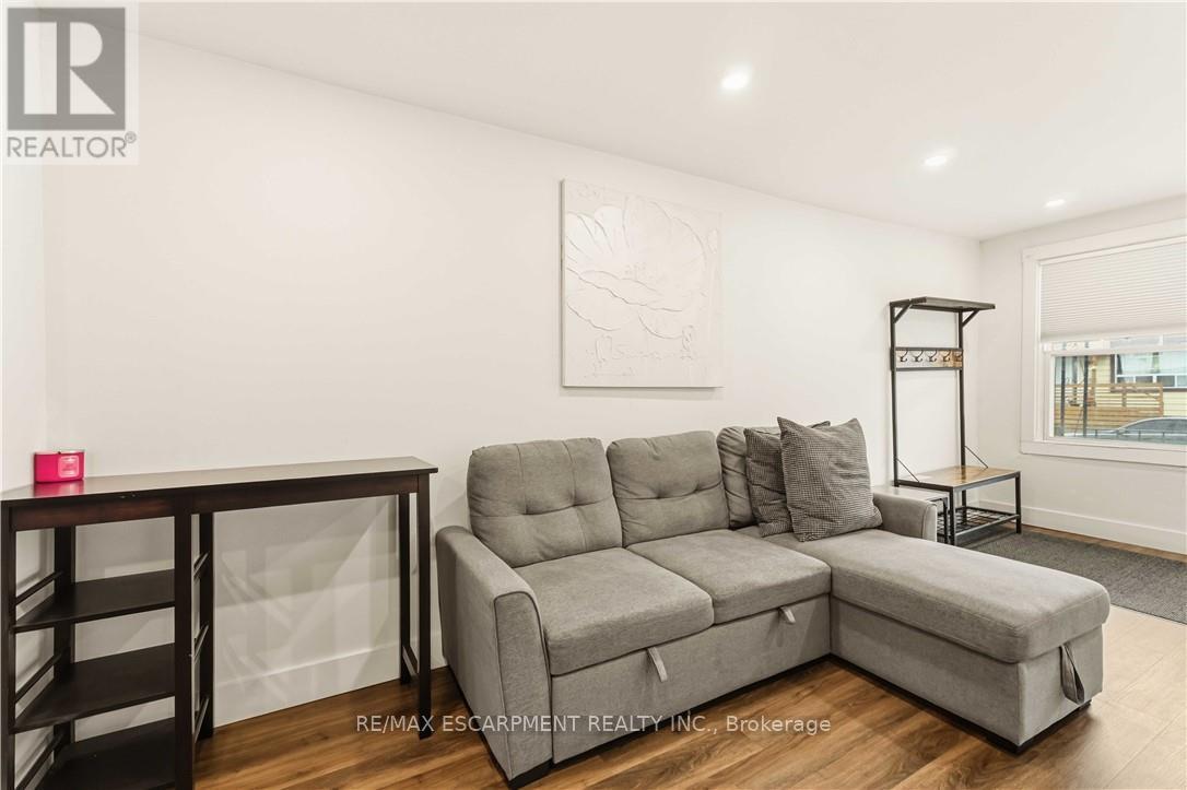 27 EDINBURGH AVENUE, Hamilton (Crown Point), Ontario, L8H2C4 — Photo 5