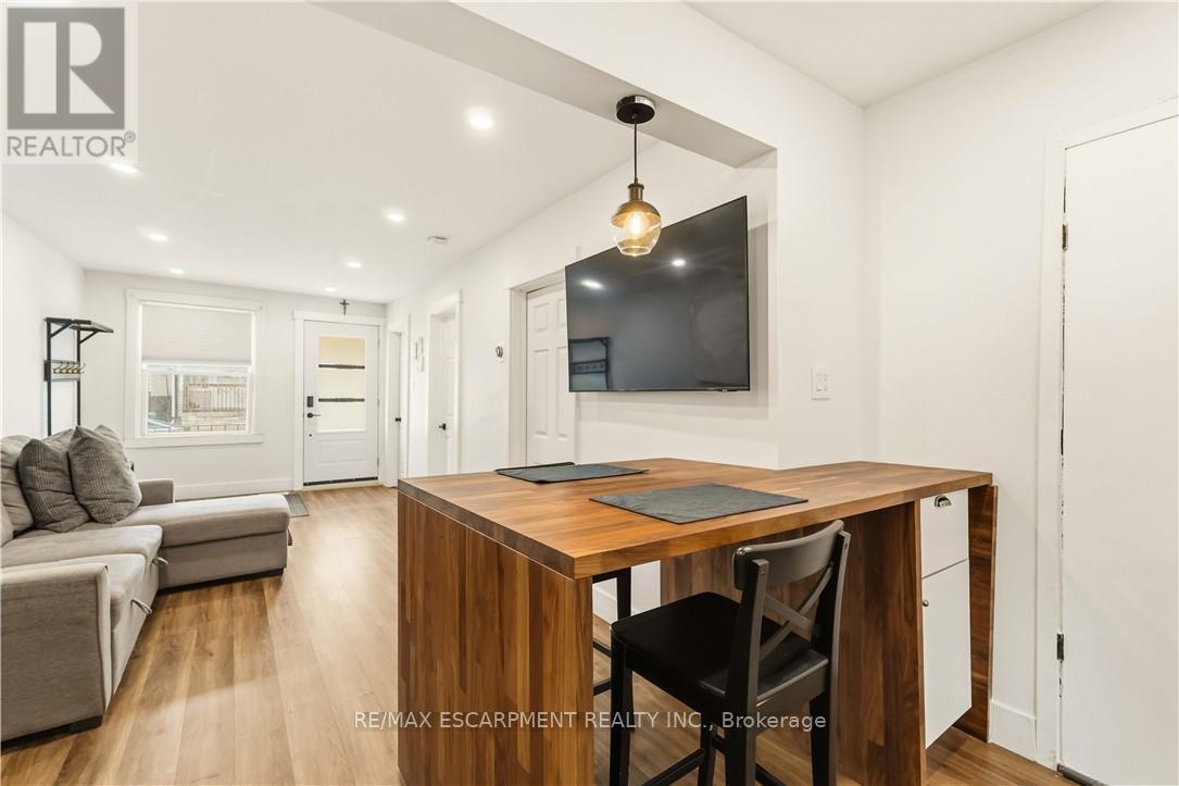 27 EDINBURGH AVENUE, Hamilton (Crown Point), Ontario, L8H2C4 — Photo 7