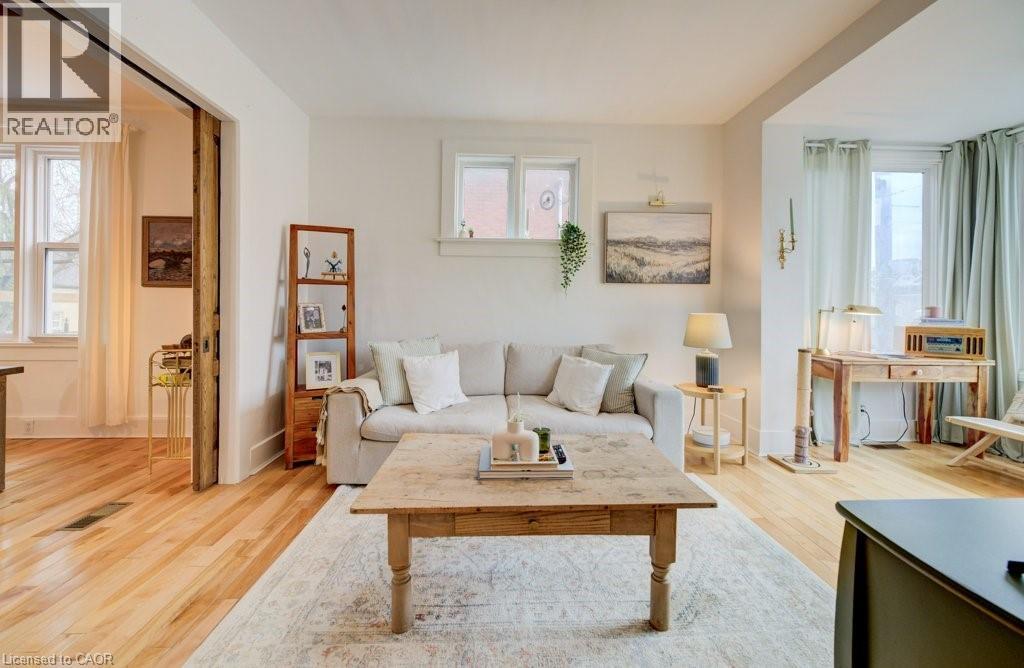 8 SPRING Street E, Waterloo, Ontario, N2J2L8 — Photo 12