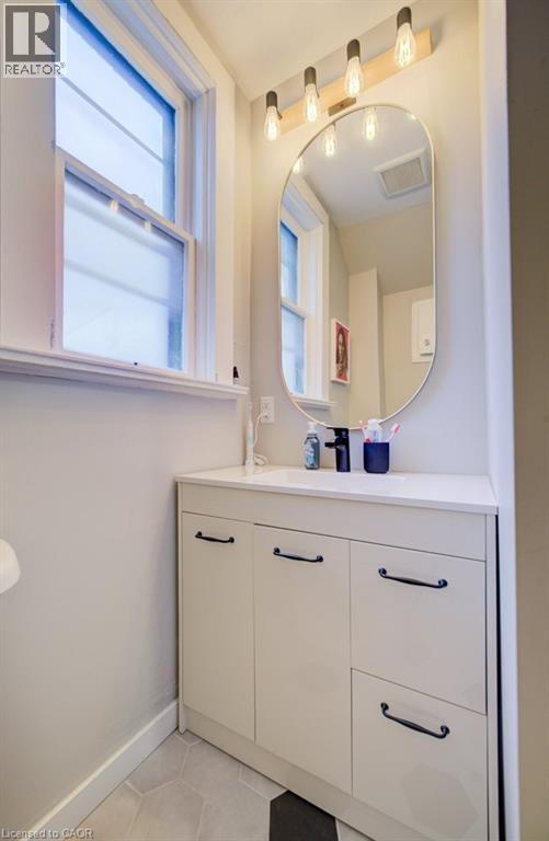 8 SPRING Street E, Waterloo, Ontario, N2J2L8 — Photo 30