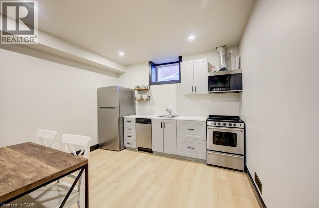 8 SPRING Street E, Waterloo, Ontario, N2J2L8 — Photo 38