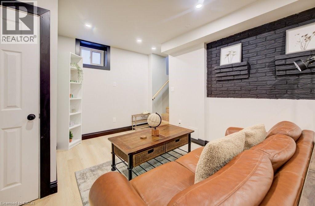 8 SPRING Street E, Waterloo, Ontario, N2J2L8 — Photo 41