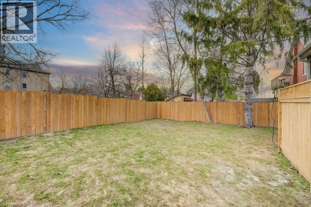 8 SPRING Street E, Waterloo, Ontario, N2J2L8 — Photo 48