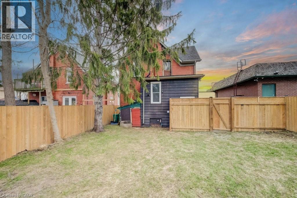 8 SPRING Street E, Waterloo, Ontario, N2J2L8 — Photo 50