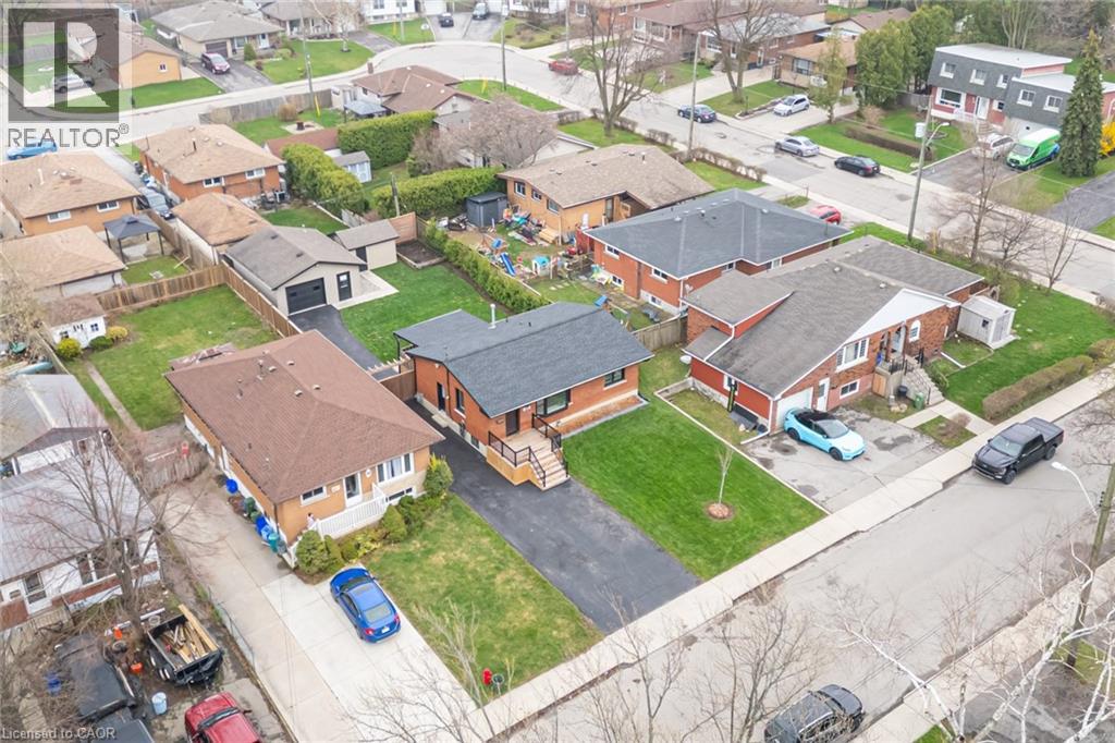 185 DESCHENE Avenue, Hamilton, Ontario, L9A3K3 — Photo 2