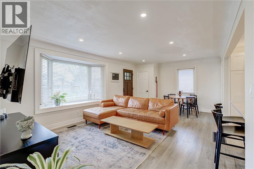 185 DESCHENE Avenue, Hamilton, Ontario, L9A3K3 — Photo 6