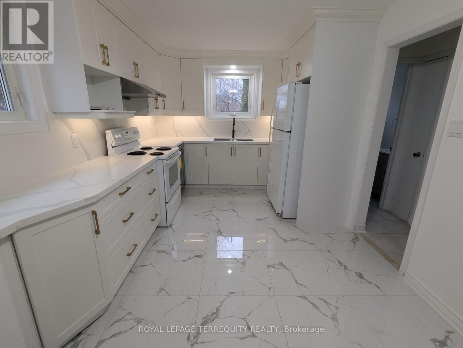 1858 SHADYBROOK DRIVE, Pickering (Amberlea), Ontario, L1V3A8 — Photo 6