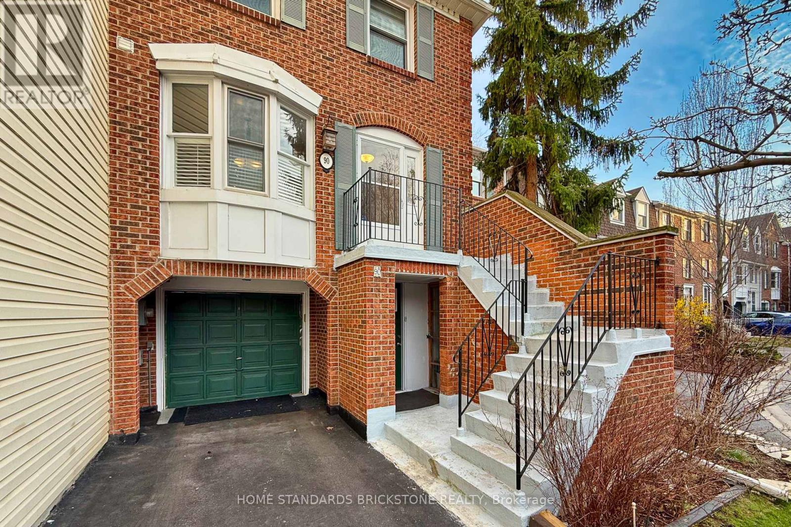 90 CONFEDERATION WAY, Markham (Thornhill), Ontario, L3T5R5 — Photo 2