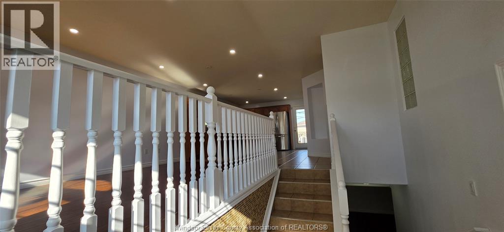 4628 FONTANA, Windsor, Ontario, N9G3C8 — Photo 3