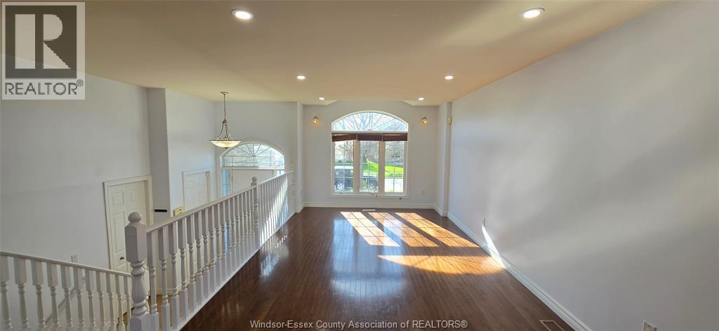 4628 FONTANA, Windsor, Ontario, N9G3C8 — Photo 4
