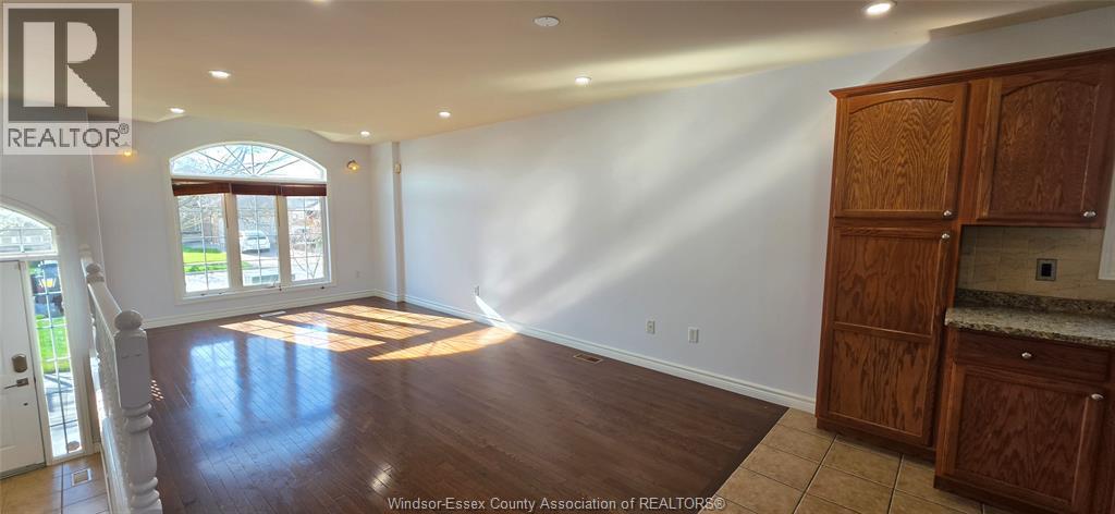 4628 FONTANA, Windsor, Ontario, N9G3C8 — Photo 6