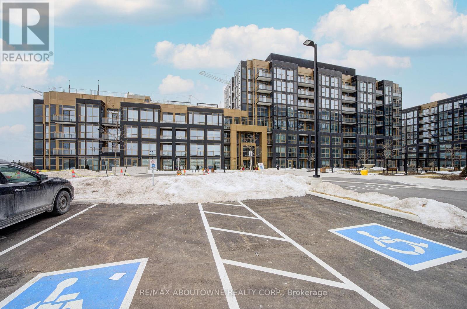 604 - 2333 KHALSA GATE, Oakville (WM Westmount), Ontario, L6M0X7 — Photo 2