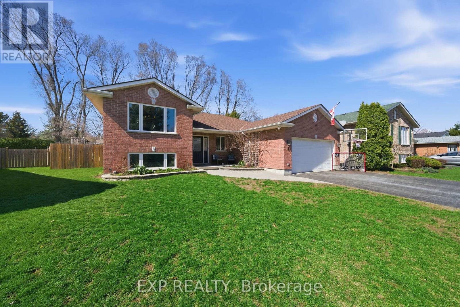 8 HENDERSON LANE, Brighton, Ontario, K0K1H0 — Photo 2