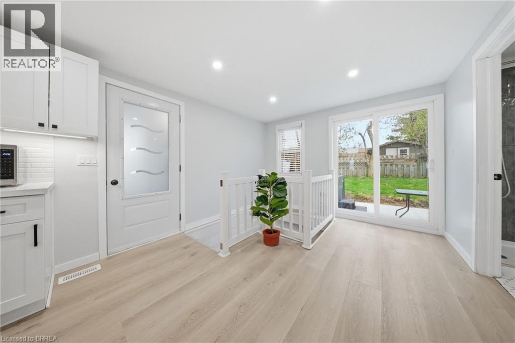 71 FOURTH Avenue, Brantford, Ontario, N3S6P6 — Photo 10