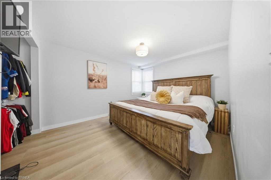 71 FOURTH Avenue, Brantford, Ontario, N3S6P6 — Photo 11