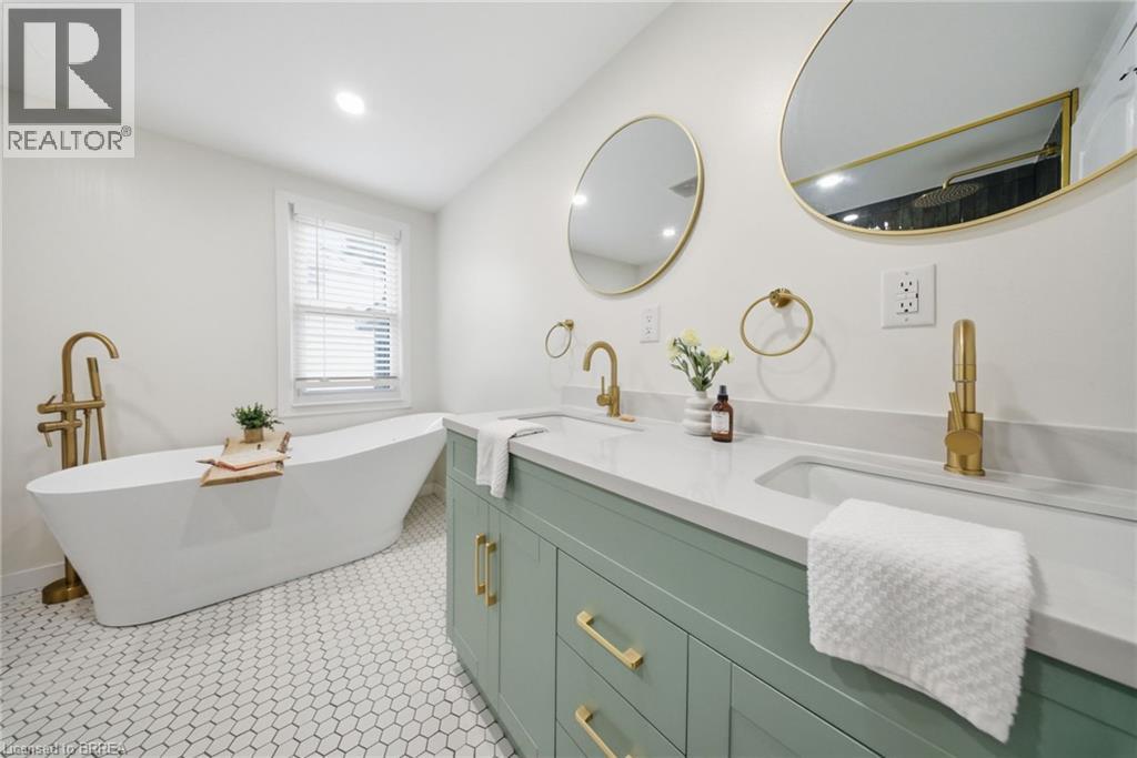 71 FOURTH Avenue, Brantford, Ontario, N3S6P6 — Photo 12