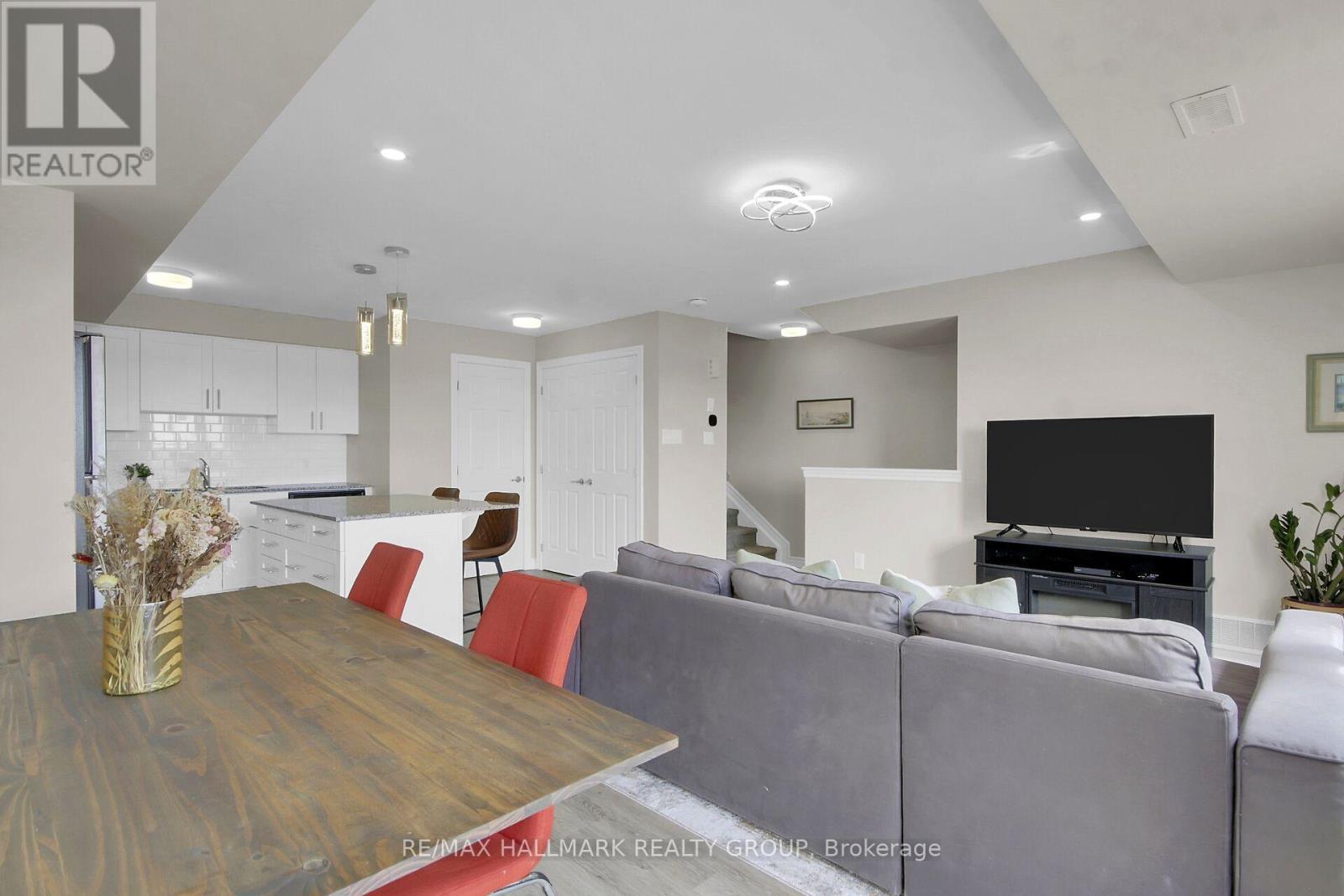 220 PILOT PRIVATE, Ottawa, Ontario, K2V0S4 — Photo 12